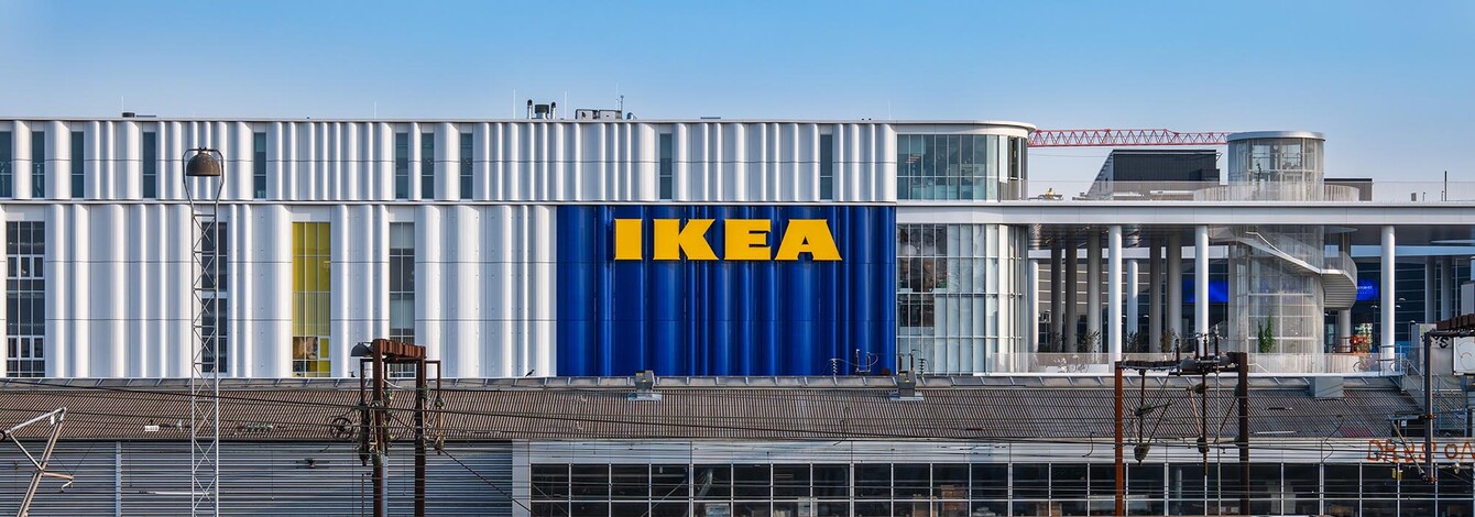 Billede af IKEA København set fra togbanen